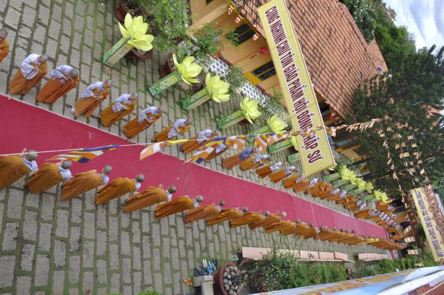 Nghi thức tấn đàn truyền trao chánh giới