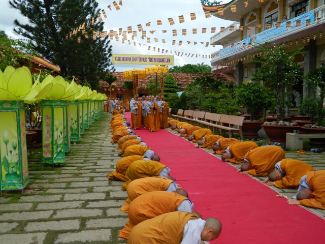 Nghi thức tấn đàn truyền trao chánh giới