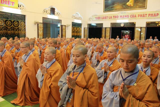 Nghi thức tấn đàn truyền trao chánh giới