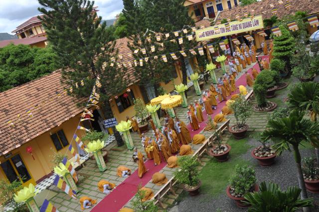 Nghi thức tấn đàn truyền trao chánh giới