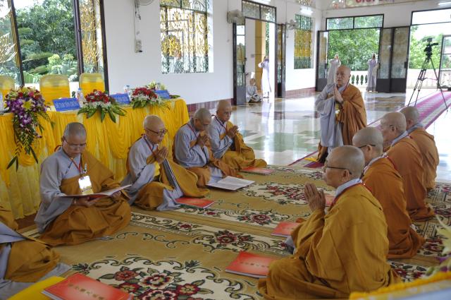 Nghi thức tấn đàn truyền trao chánh giới