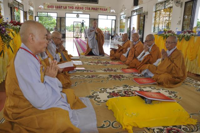 Nghi thức tấn đàn truyền trao chánh giới