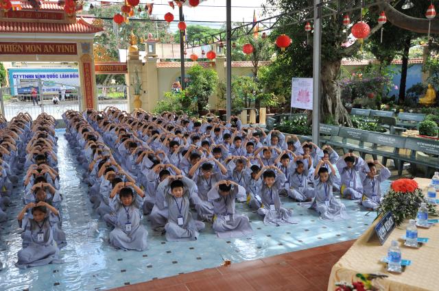 Lâm Đồng: Phiên chợ quê em khóa tu Tâm hiếu hạnh