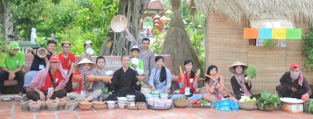 Cần Thơ: Vui nhộn cuộc thi trò chơi dân gian tại Hội trại tuổi trẻ 11