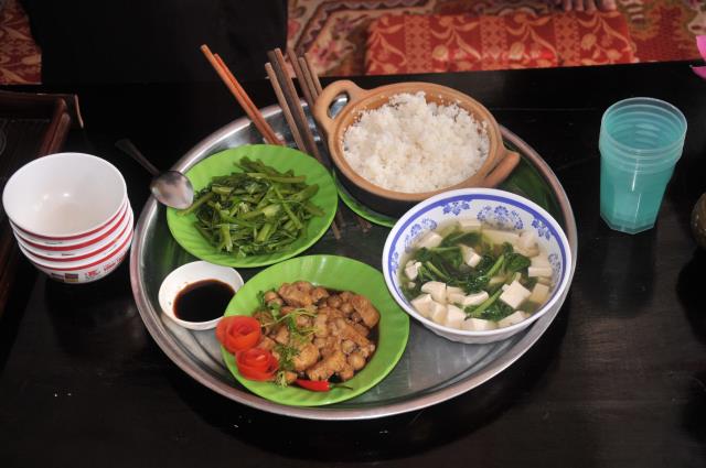 Cần Thơ: Vui nhộn cuộc thi trò chơi dân gian tại Hội trại tuổi trẻ 11