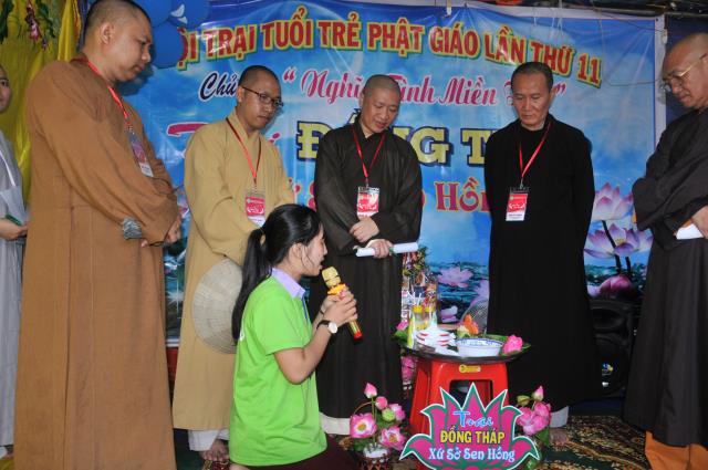 Cần Thơ: Vui nhộn cuộc thi trò chơi dân gian tại Hội trại tuổi trẻ 11