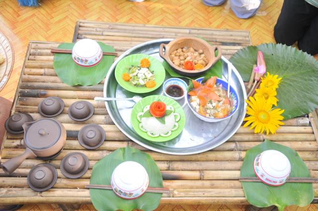 Cần Thơ: Vui nhộn cuộc thi trò chơi dân gian tại Hội trại tuổi trẻ 11