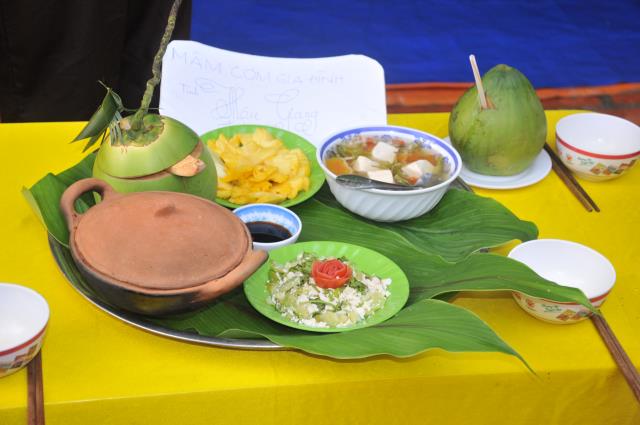 Cần Thơ: Vui nhộn cuộc thi trò chơi dân gian tại Hội trại tuổi trẻ 11