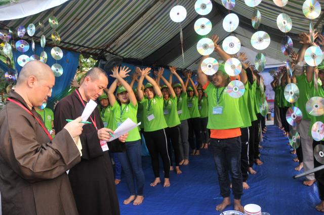 Cần Thơ: Vui nhộn cuộc thi trò chơi dân gian tại Hội trại tuổi trẻ 11