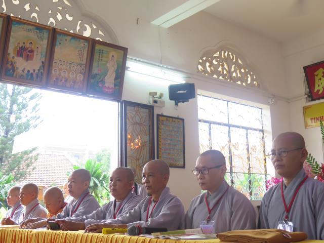 Ban tổ chức Giới trường Ni sách tấn giới tử