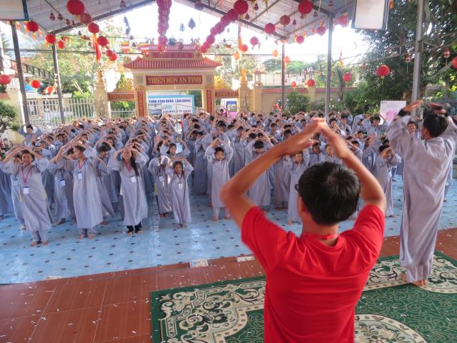 Lâm Đồng: Phiên chợ quê em khóa tu Tâm hiếu hạnh