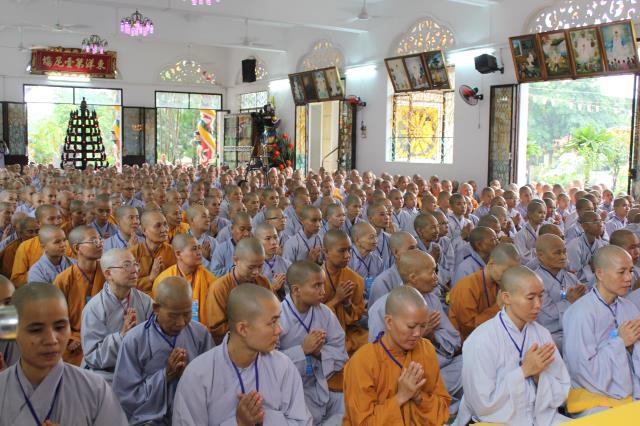 Ban tổ chức Giới trường Ni sách tấn giới tử
