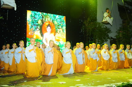 Đêm văn nghệ chào mừng Hội nghị nữ giới Phật giáo Thế giới lần thứ 11