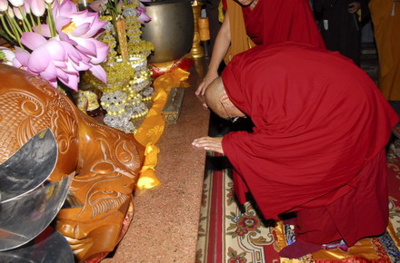 Lạt ma Dhakpa Tulku Rinpoche đến thăm HT. Thích Trí Tịnh - Chủ tịch HĐTS GHPGVN