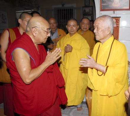 Lạt ma Dhakpa Tulku Rinpoche đến thăm HT. Thích Trí Tịnh - Chủ tịch HĐTS GHPGVN