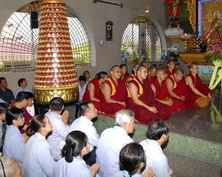 Lạt ma Dhakpa Tulku Rinpoche đến thăm HT. Thích Trí Tịnh - Chủ tịch HĐTS GHPGVN