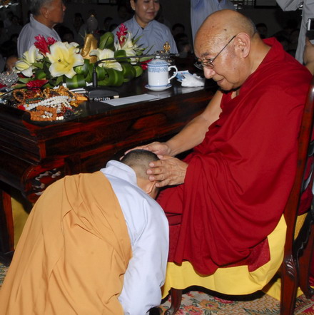 Lạt ma Dhakpa Tulku Rinpoche đến thăm HT. Thích Trí Tịnh - Chủ tịch HĐTS GHPGVN