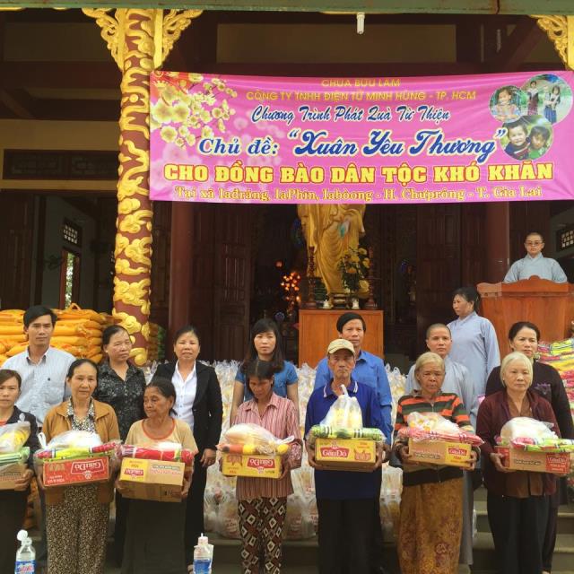Gia Lai: Chùa Bửu Lâm tặng 500 phần quà giúp bà con khó khăn đón tết