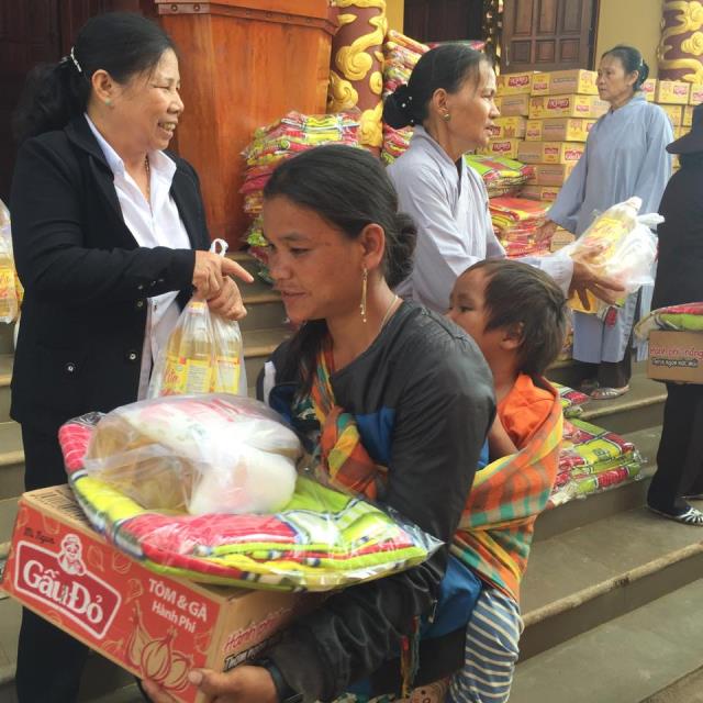 Gia Lai: Chùa Bửu Lâm tặng 500 phần quà giúp bà con khó khăn đón tết