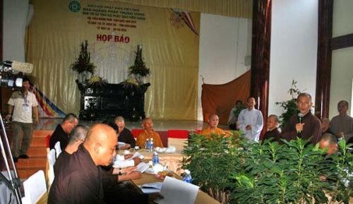 Họp báo tuyên truyền hội thảo Hoằng pháp toàn quốc 2010