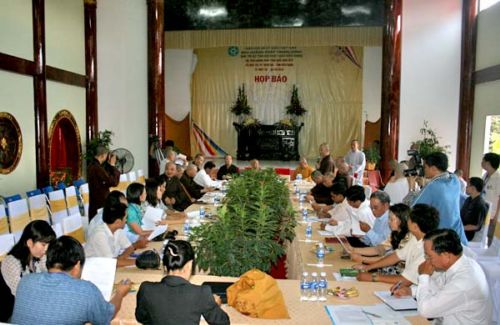 Họp báo tuyên truyền hội thảo Hoằng pháp toàn quốc 2010