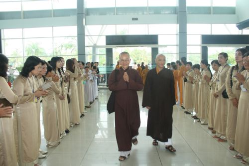 Chùm ảnh: BTC Hội thảo Hoằng pháp Kiên Giang: Cung đón Chư tôn đức lãnh đạo Giáo hội PGVN