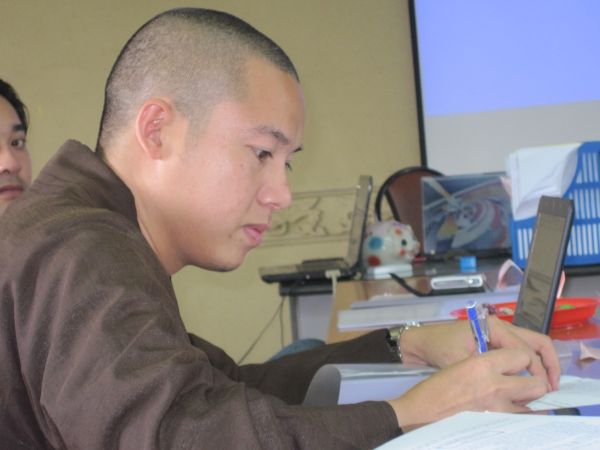 Tập huấn kỷ năng mang tình thương vào đời