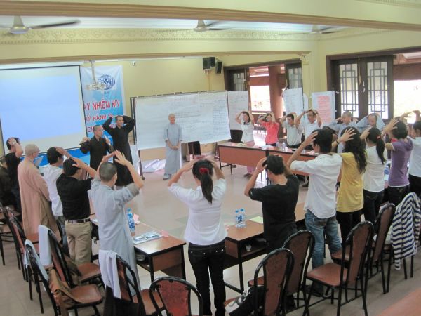 Tập huấn kỷ năng mang tình thương vào đời