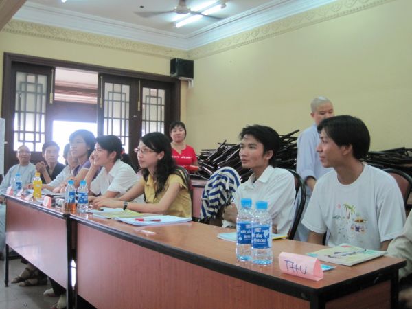 Tập huấn kỷ năng mang tình thương vào đời