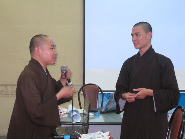 Tập huấn kỷ năng mang tình thương vào đời