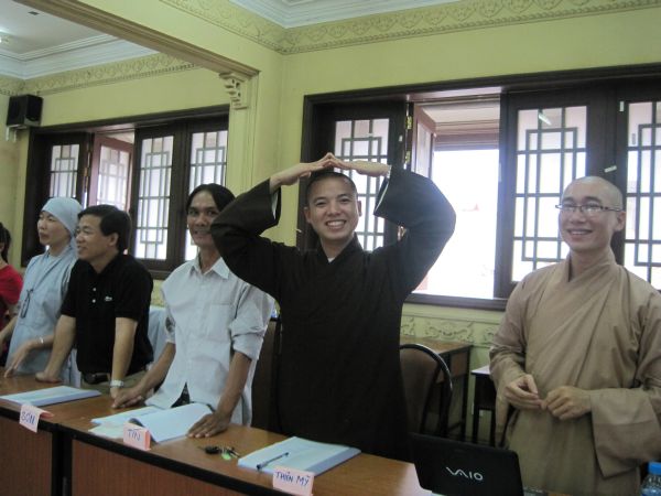 Tập huấn kỷ năng mang tình thương vào đời