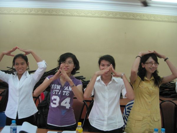 Tập huấn kỷ năng mang tình thương vào đời