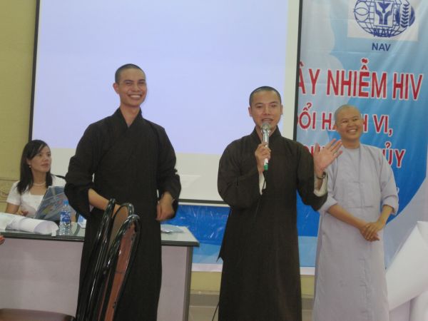 Tập huấn kỷ năng mang tình thương vào đời