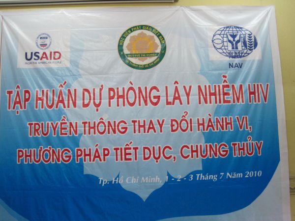 Tập huấn kỷ năng mang tình thương vào đời