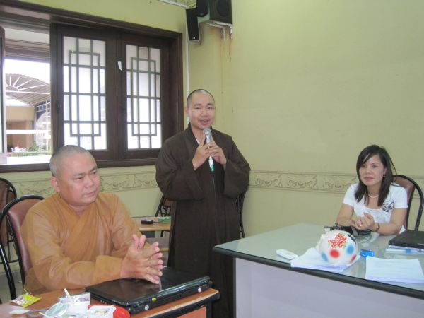 Tập huấn kỷ năng mang tình thương vào đời