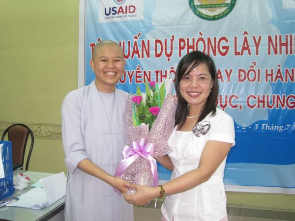 Tập huấn kỷ năng mang tình thương vào đời