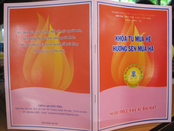 Thầm lặng bên lề khóa tu