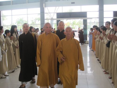 Chùm ảnh: BTC Hội thảo Hoằng pháp Kiên Giang: Cung đón Chư tôn đức lãnh đạo Giáo hội PGVN