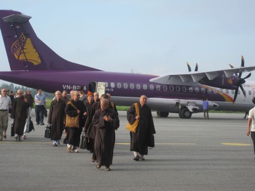 Chùm ảnh: BTC Hội thảo Hoằng pháp Kiên Giang: Cung đón Chư tôn đức lãnh đạo Giáo hội PGVN