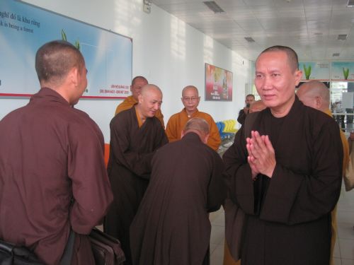 Chùm ảnh: BTC Hội thảo Hoằng pháp Kiên Giang: Cung đón Chư tôn đức lãnh đạo Giáo hội PGVN