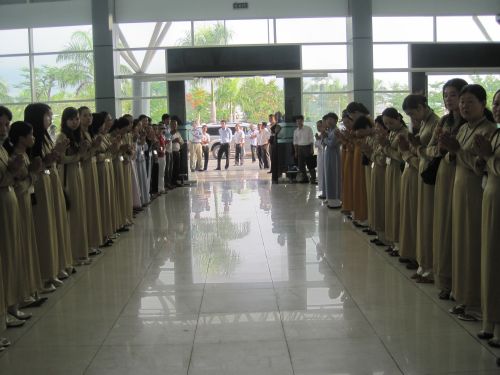 Chùm ảnh: BTC Hội thảo Hoằng pháp Kiên Giang: Cung đón Chư tôn đức lãnh đạo Giáo hội PGVN