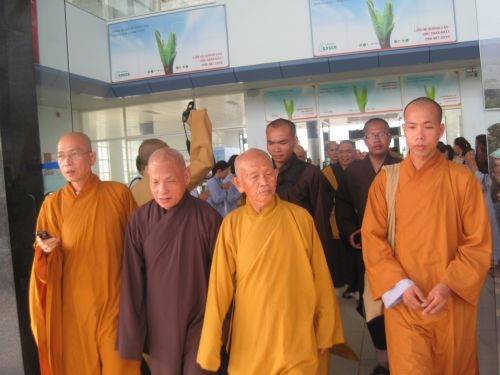 Chùm ảnh: BTC Hội thảo Hoằng pháp Kiên Giang: Cung đón Chư tôn đức lãnh đạo Giáo hội PGVN