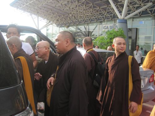 Chùm ảnh: BTC Hội thảo Hoằng pháp Kiên Giang: Cung đón Chư tôn đức lãnh đạo Giáo hội PGVN