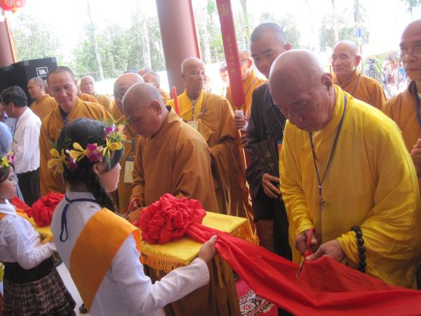 Khánh thành mừng Hội thảo