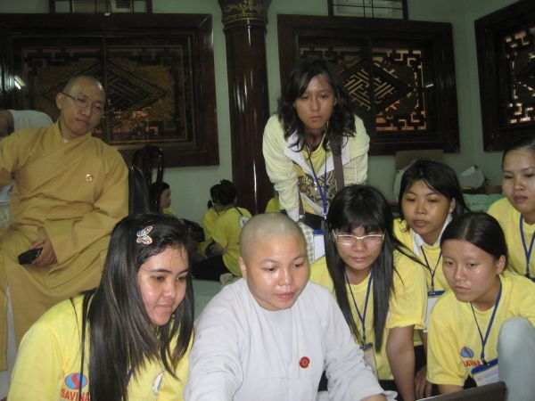 Thương quá “Đội quân áo vàng”