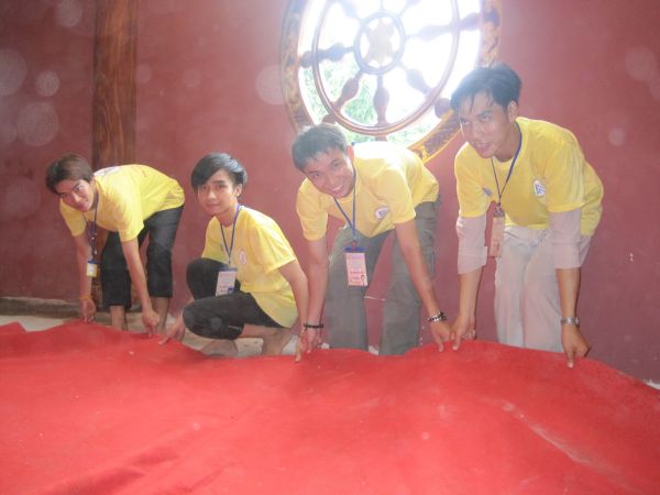 Thương quá “Đội quân áo vàng”