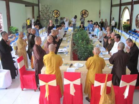 Họp báo tuyên truyền hội thảo Hoằng pháp toàn quốc 2010