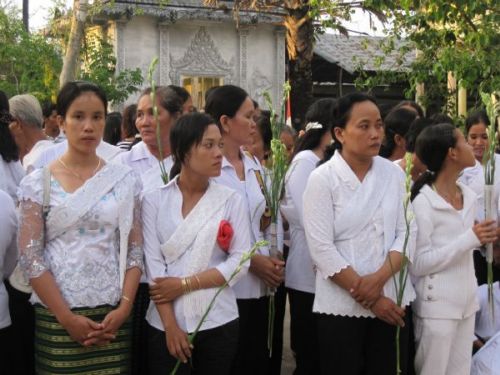Thành phố Kiên Giang tưng bừng cung đón kim thân Xá Lợi Phật