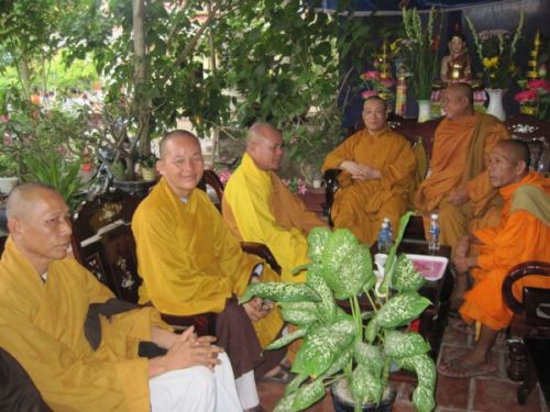 Thành phố Kiên Giang tưng bừng cung đón kim thân Xá Lợi Phật