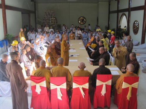 Giọt máu mang tình yêu thương